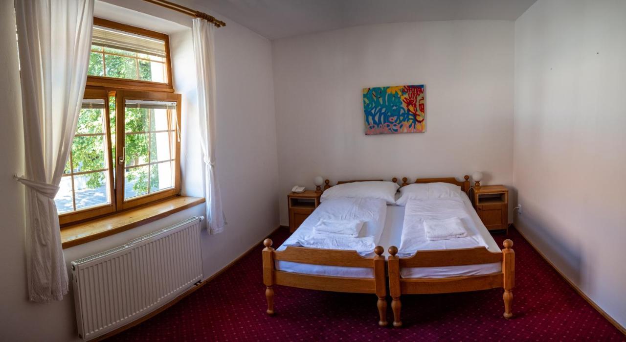 Grandhotel Sluchatko - Ex Zamecky Hotel Vranov nad Dyji Exterior photo