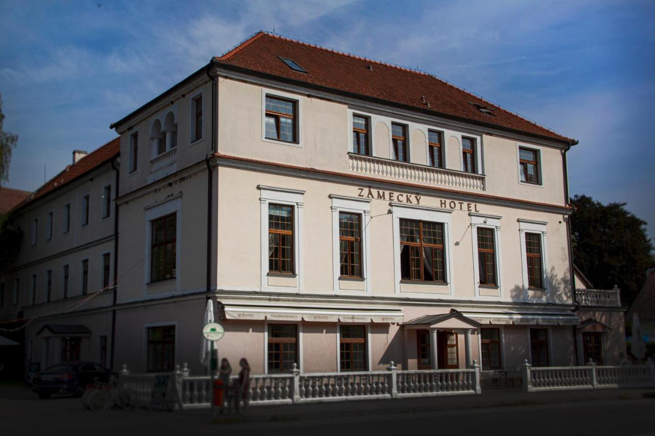 Grandhotel Sluchatko - Ex Zamecky Hotel Vranov nad Dyji Exterior photo
